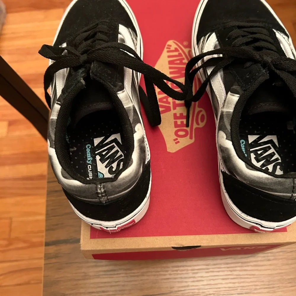 Vans After Dark Comfycush Old Skool Shoe - women’s size 6.5 (boys 5.0) - Picture 5 of 5